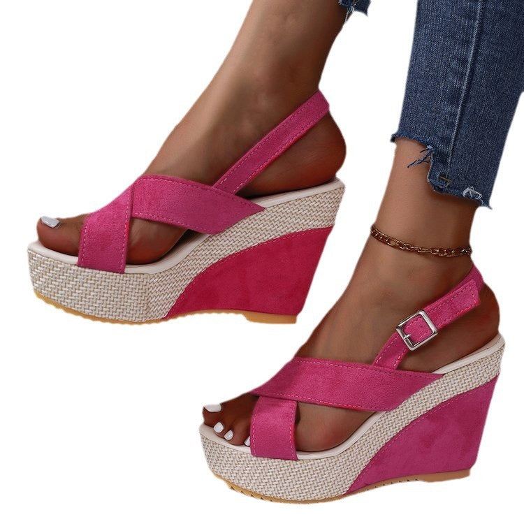 Keilabsatz-Sandalen aus Denim – Bild 7 | LuxeStyle
