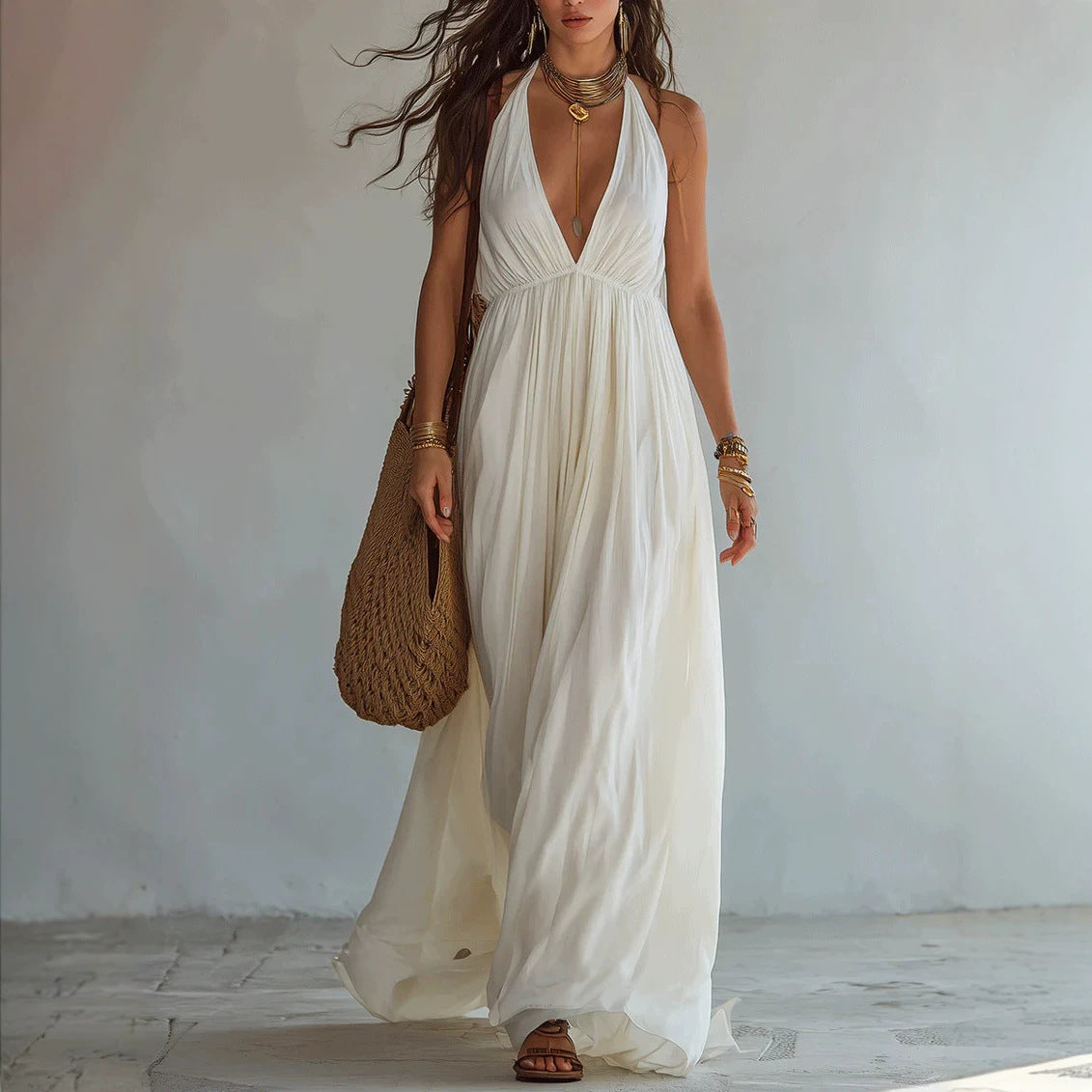 Elegantes Neckholder-Maxikleid mit tiefem V-Ausschnitt – Bild 2 | LuxeStyle
