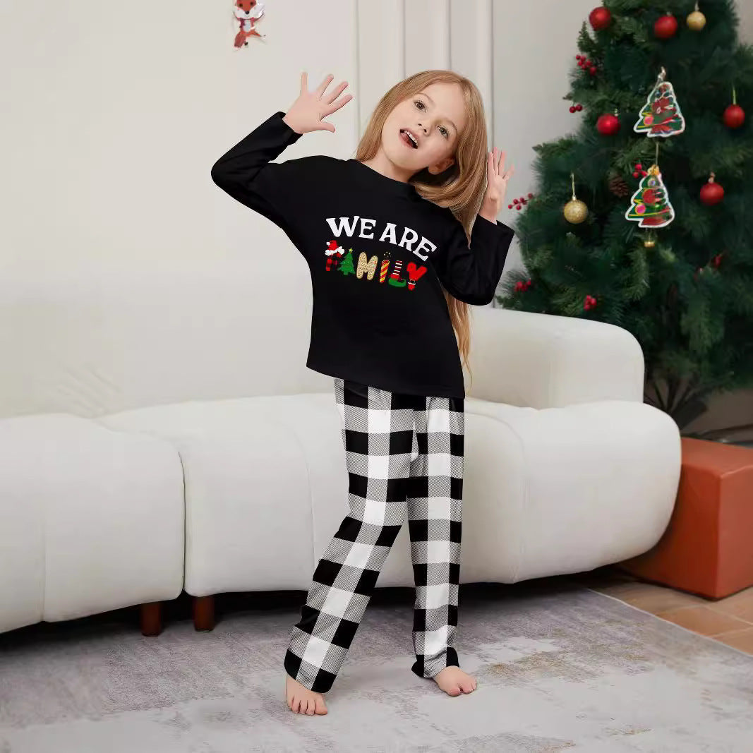 Kariertes Pyjama-Set für die ganze Familie