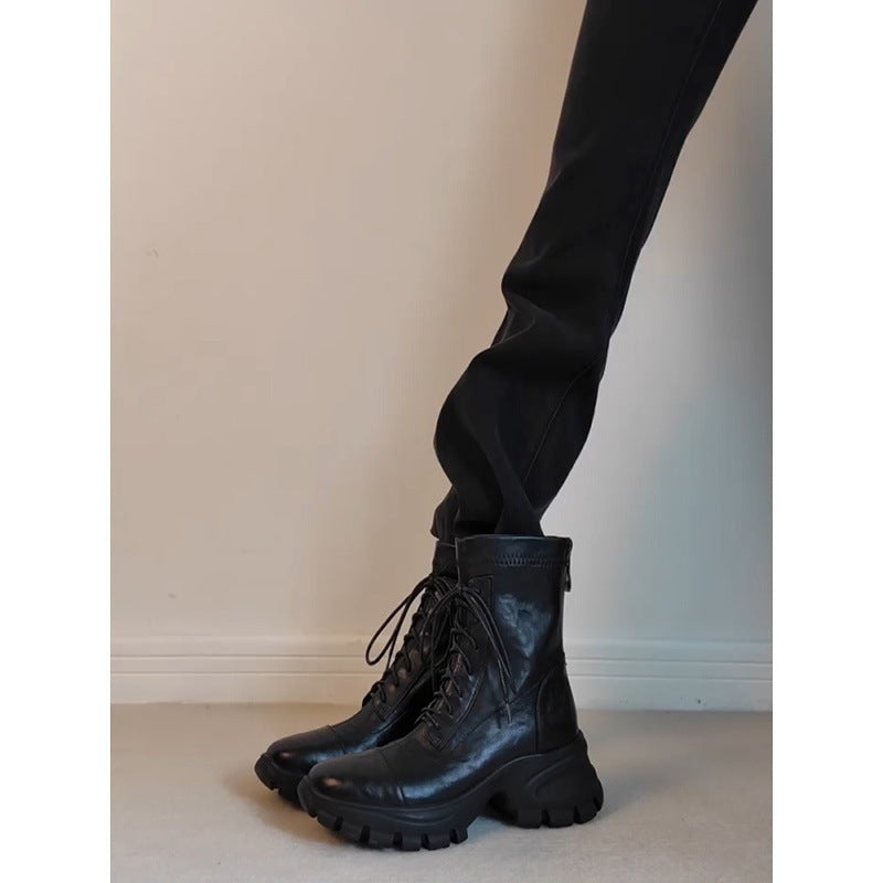 Stylische schwarze Motorradstiefel mit Reissverschluss