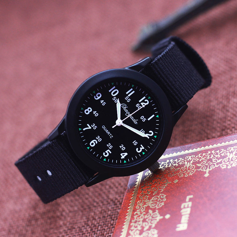 Armbanduhr für Kinder, schlicht & klar – Bild 5 | LuxeStyle