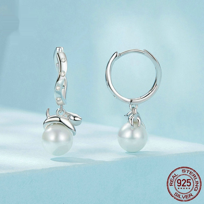 Katzenohrringe aus 925er Silber mit Perlmutt und Platin-Finish