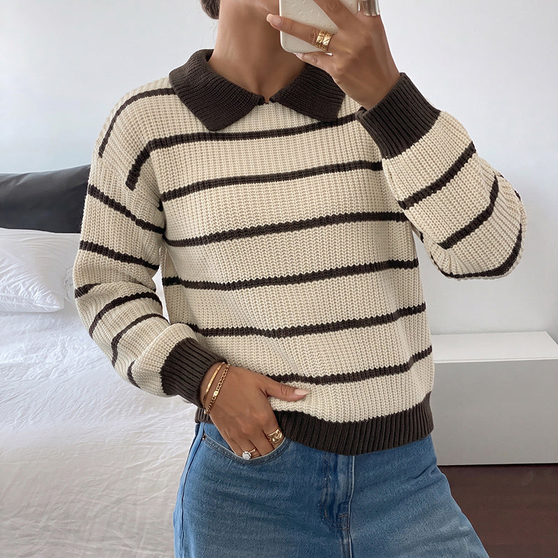 Gestreifter Strickpullover mit langen Ärmeln