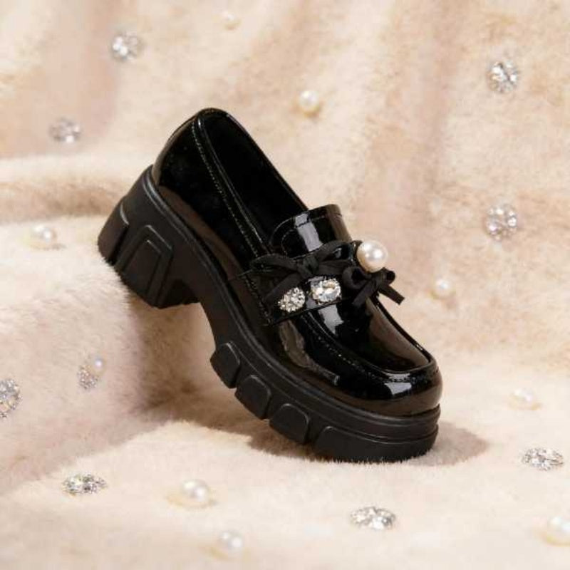 Plateau Loafers mit Perlen und Kristallen