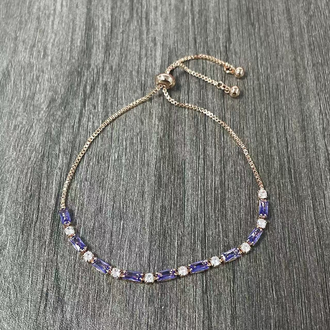 Armband mit violetten Zirkonia-Kristallen