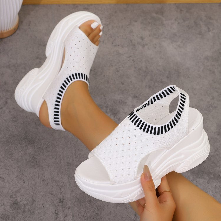 Sportliche Peep-Toe Sandalen mit dicker Sohle