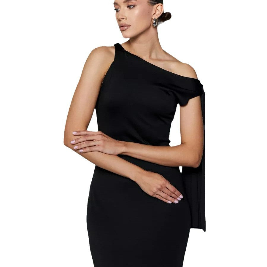 Figurbetontes Abendkleid mit Schnürung – Bild 4 | LuxeStyle