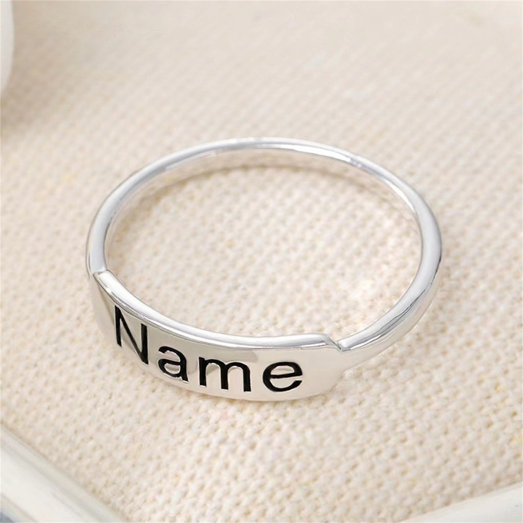 Horizontaler Ring mit Gravur