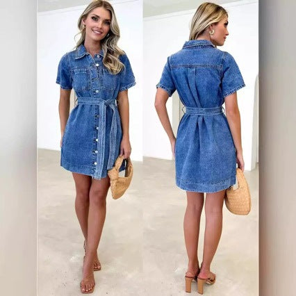 Vielseitiges Denim-Midikleid mit kurzen Ärmeln