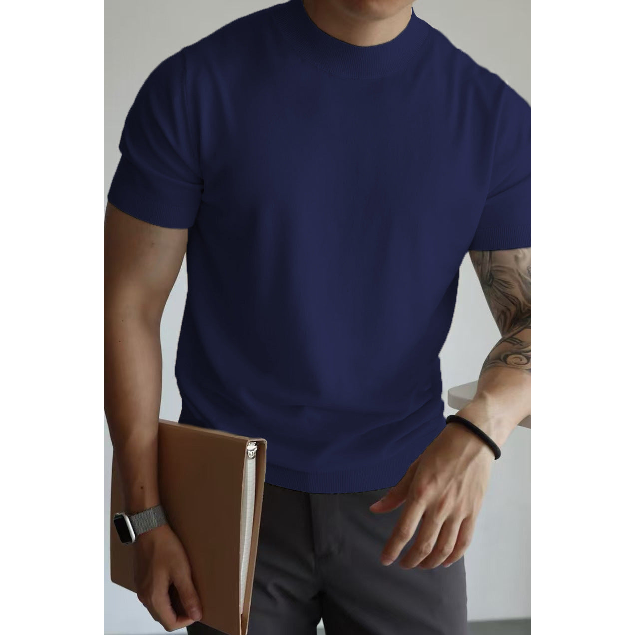 Anzug mit Eisseide-T-Shirt