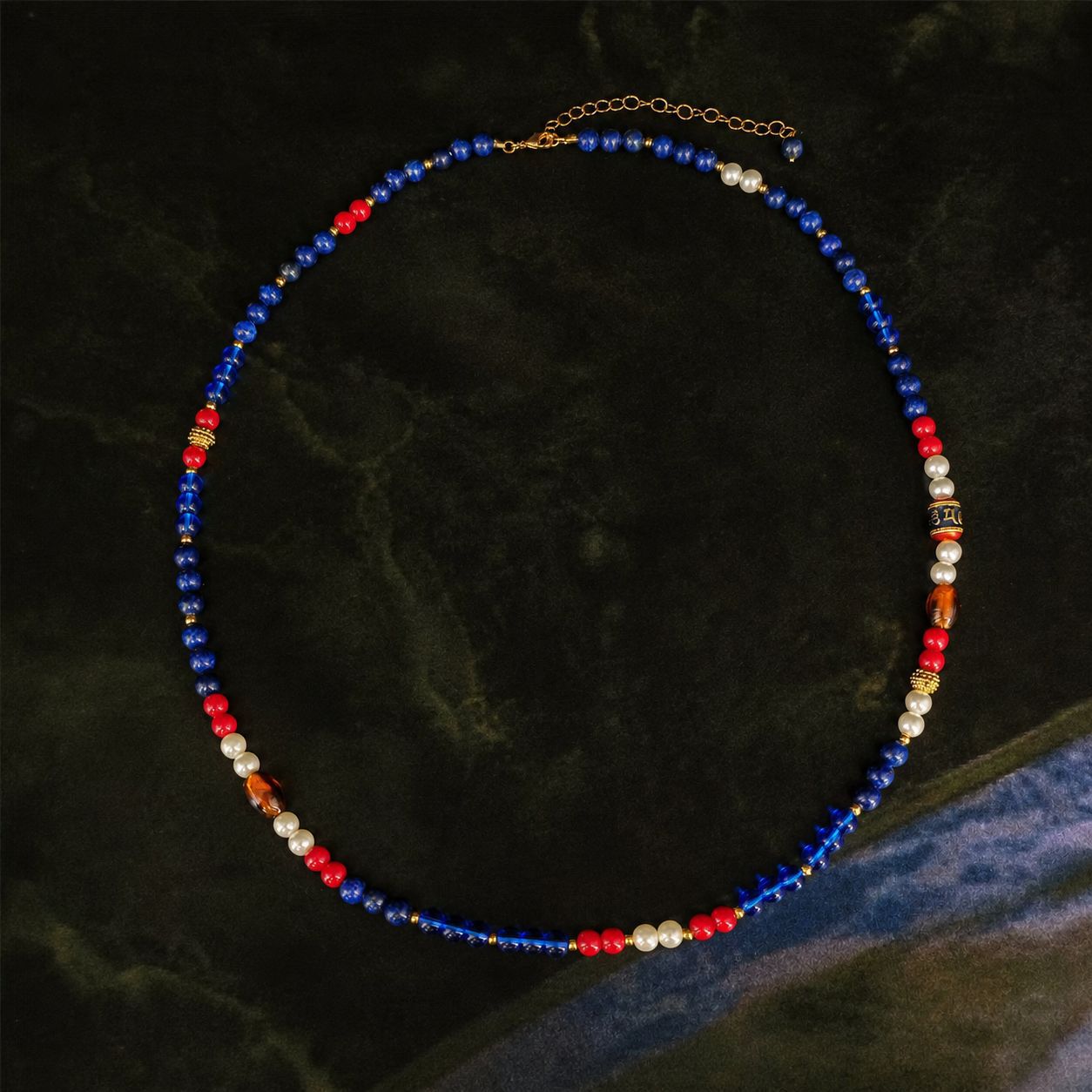Halskette mit Kreuz-Anhänger