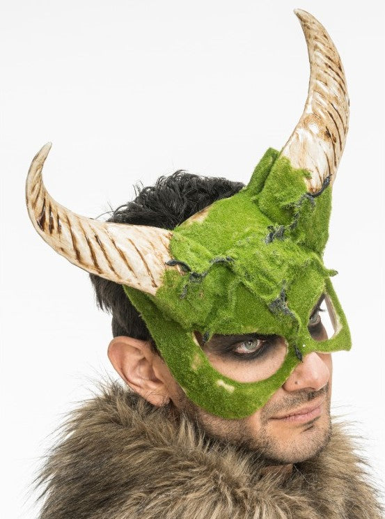 Maske mit Hornvieh mit Moos