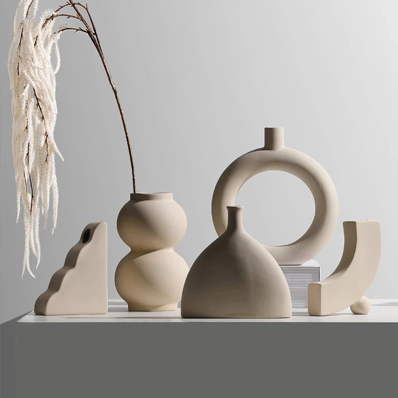 Skulptur-Keramik-Vase · organische Form, matt – LuxeStyle