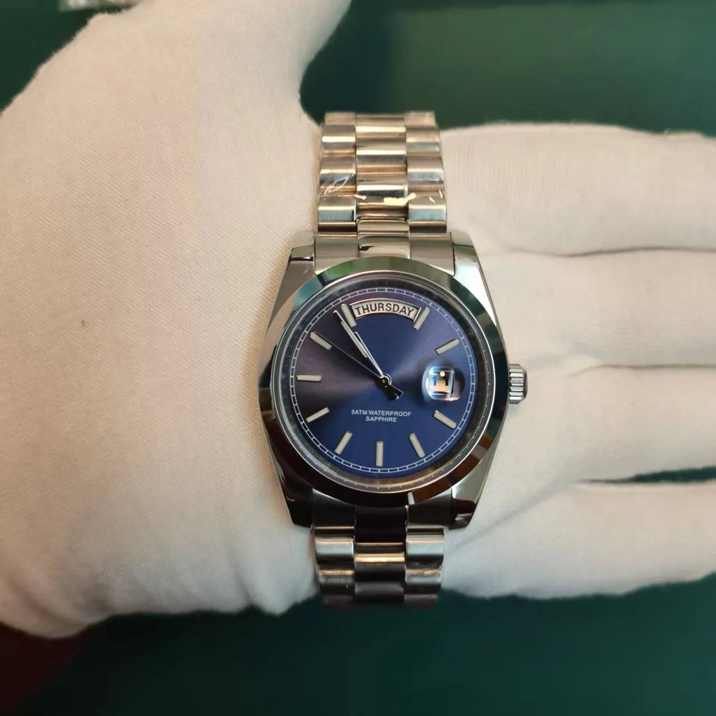 Klassische Herrenuhr · Sapphire Glass Detail