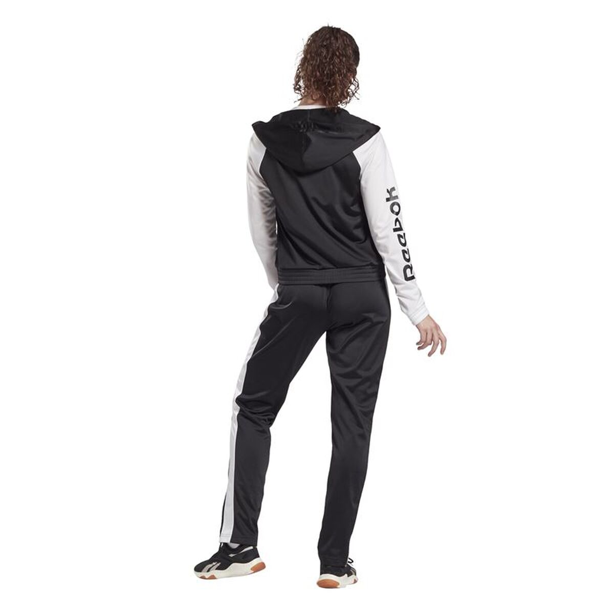 Damen Sportanzüge: Dein Style für Training & Freizeit