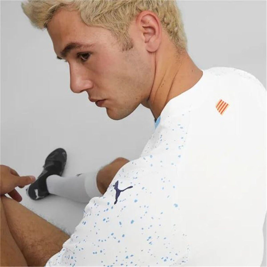 Fußballtrikot: Dein sportlicher Begleiter für jede Partie.
