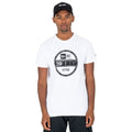 Herren Kurzarm-T-Shirt New Era Essential Visor Sticker Weiß – LuxeStyle Schweiz