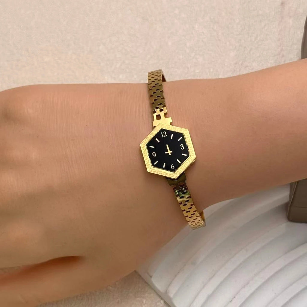 Bangle-Damenuhr · Armreif-Look elegant