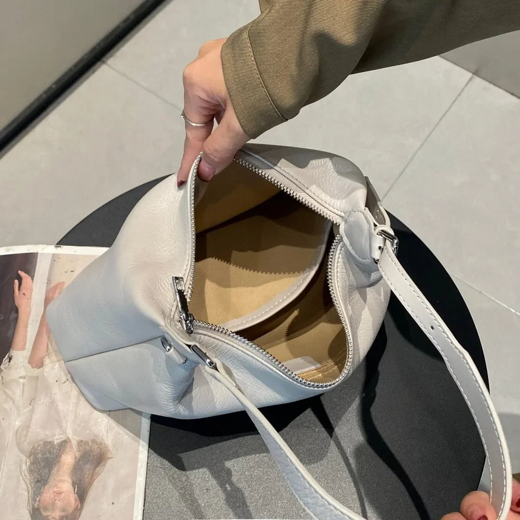 Crossbody-Bag Detail