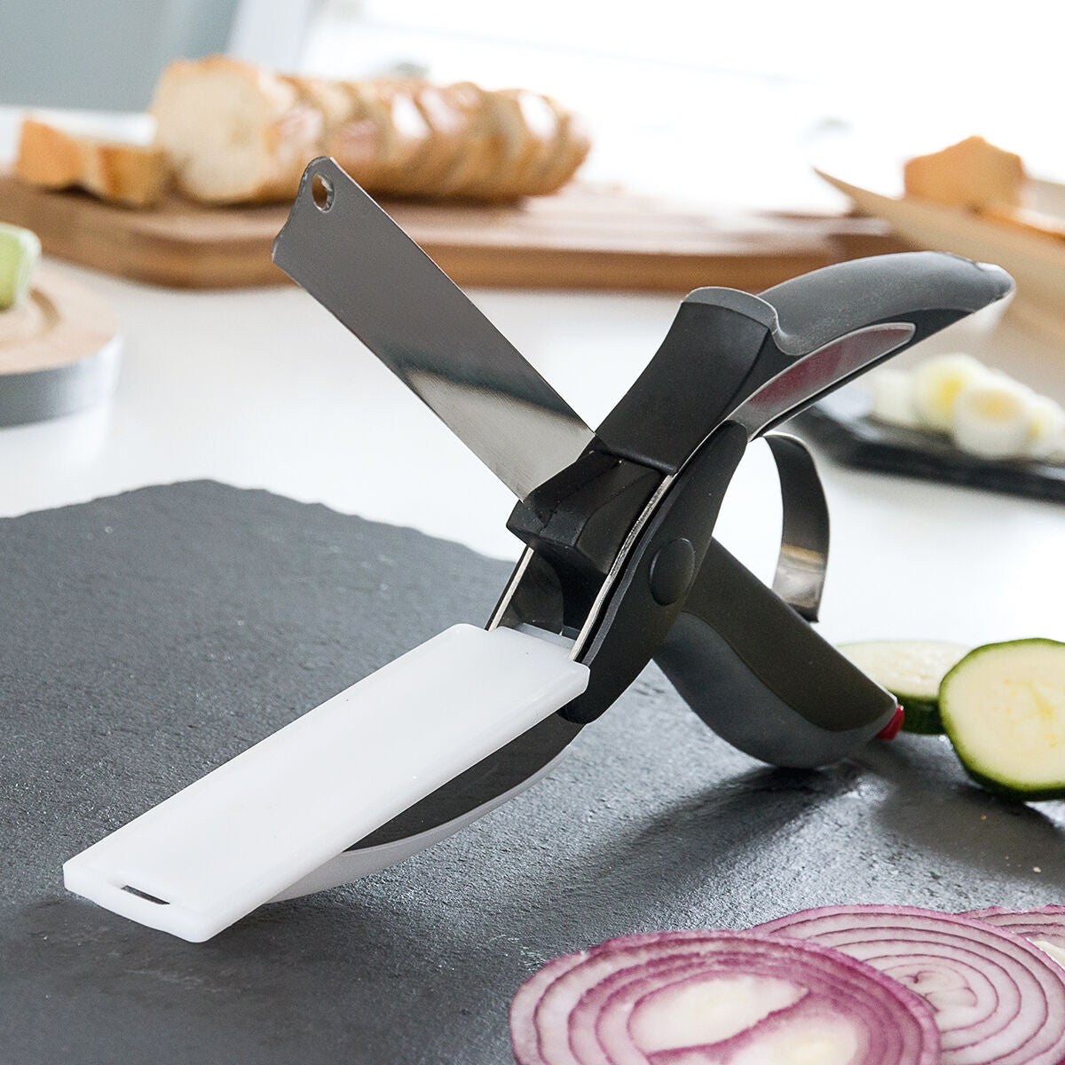 Scherenmesser mit integriertem Mini-Schneidebrett Scible InnovaGoods – LuxeStyle Schweiz