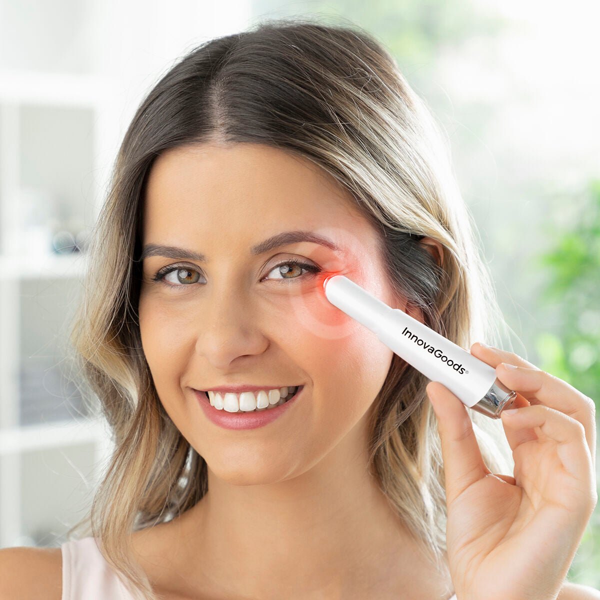 Anti-Aging-Augenmassagegerät mit Phototherapie, Thermotherapie und Vibration Therey Innova – Bild 1 | LuxeStyle