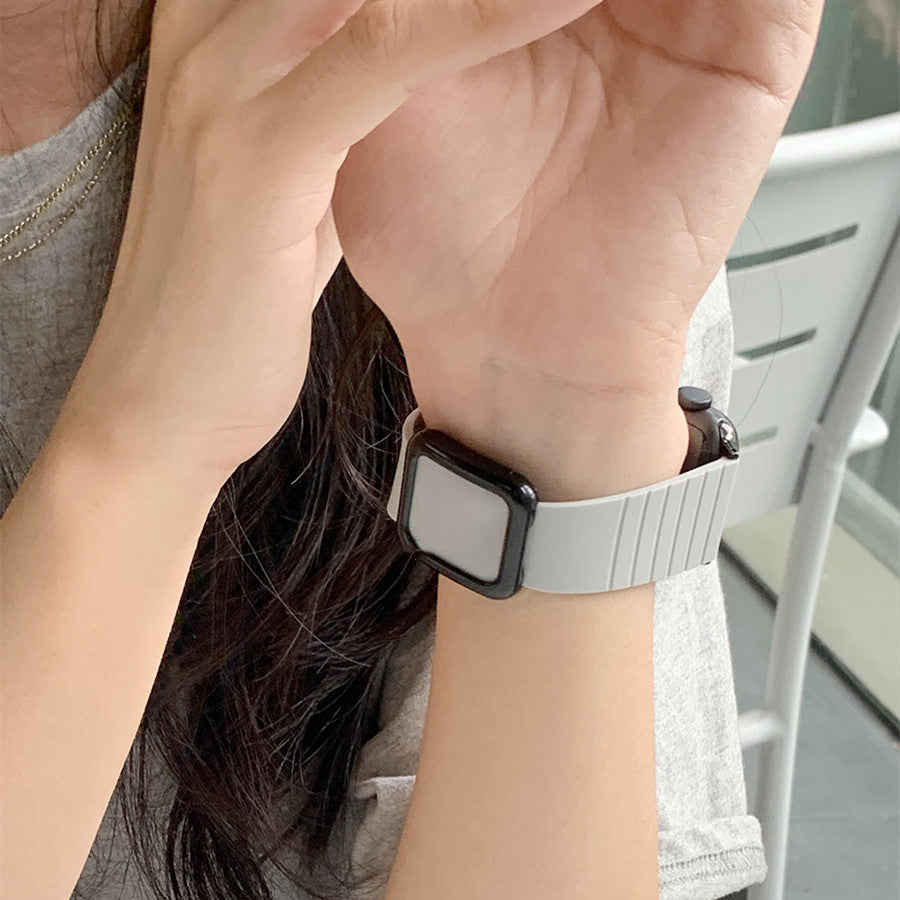 Smartwatch-Armband aus Silikon mit Magnetverschluss – Bild 8 | LuxeStyle