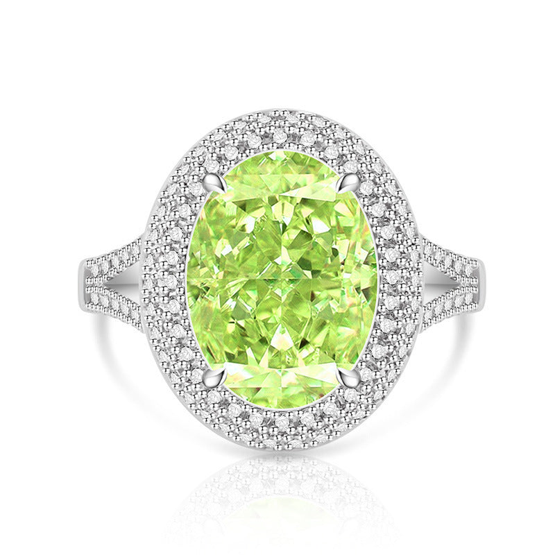 Verstellbarer Ring mit schimmerndem Zirkonia