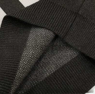 V-Neck Strickpullover mit Buchstaben-Design