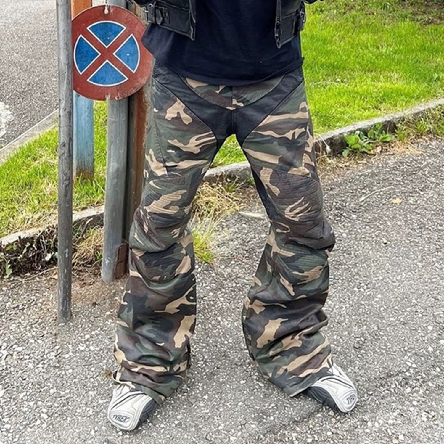 Zipper-Weitbein-Hose mit identischem Nahtdesign