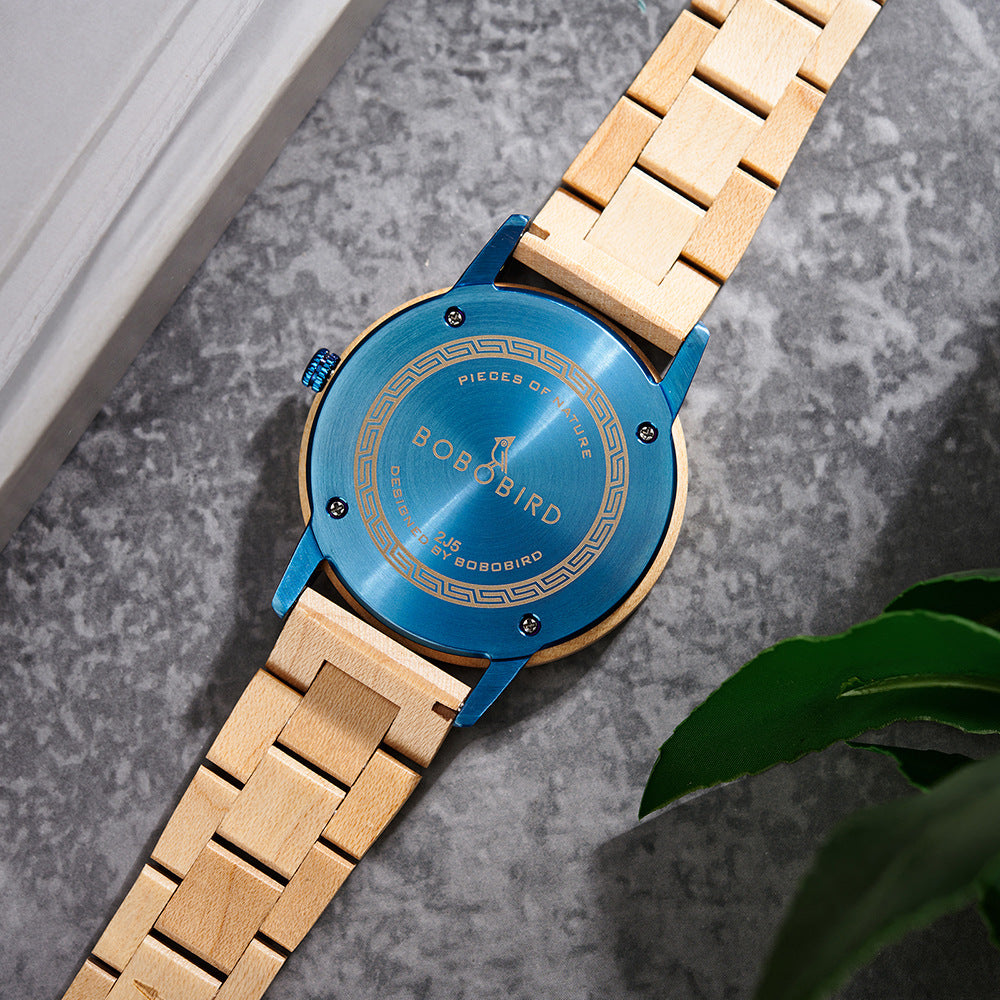 Herrenuhr aus Naturholz