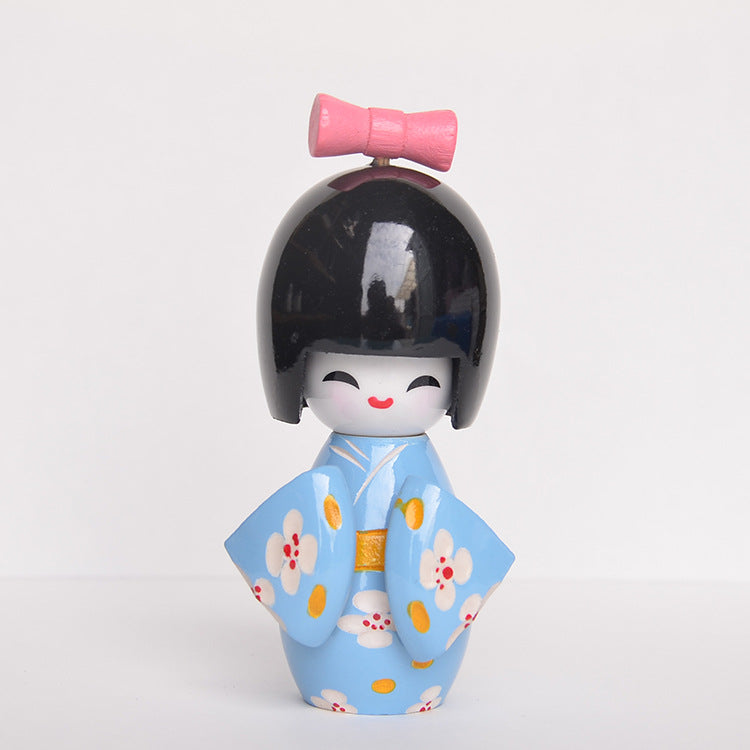 Kimono-Püppchen aus Birkenholz