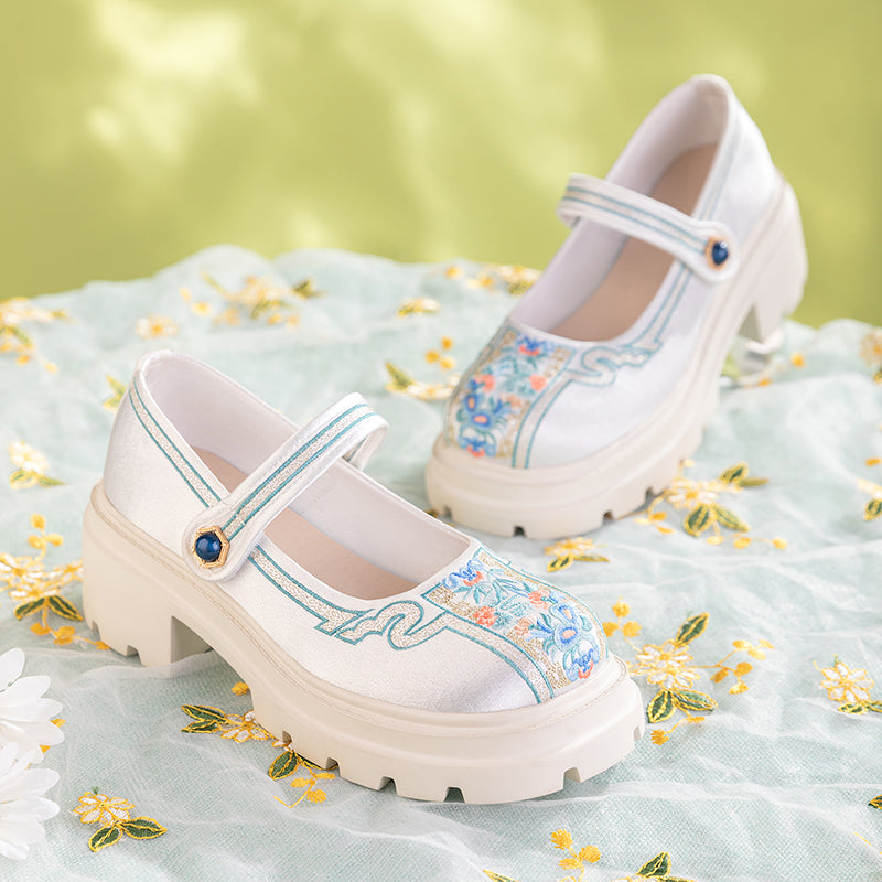 Retro Mary Jane mit Blumenstickerei