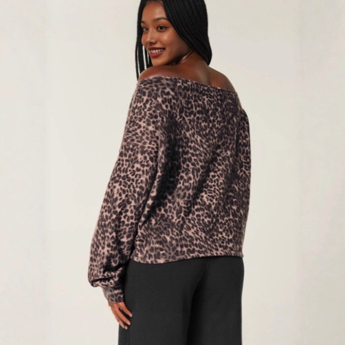 Off-Shoulder Sweatshirt mit Leopardenmuster