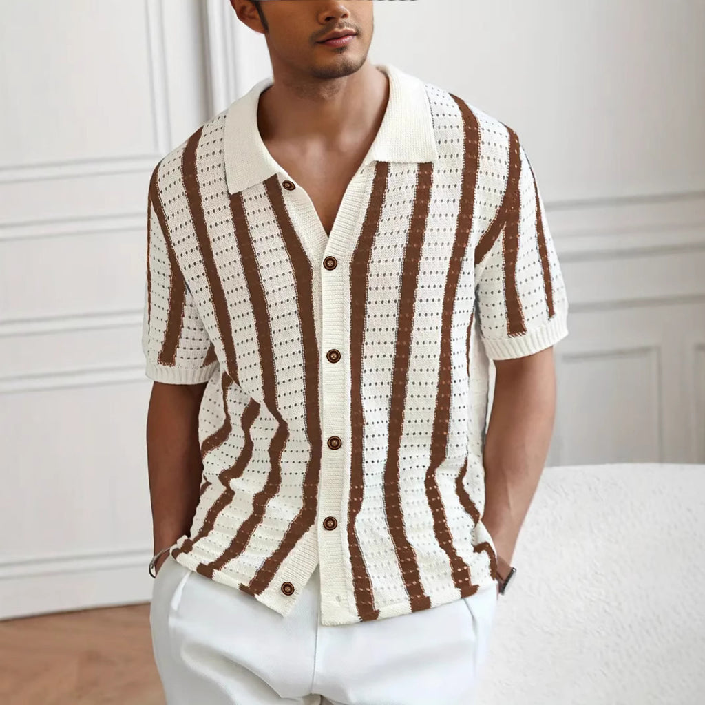 Sommerlicher Pullover mit Streifen