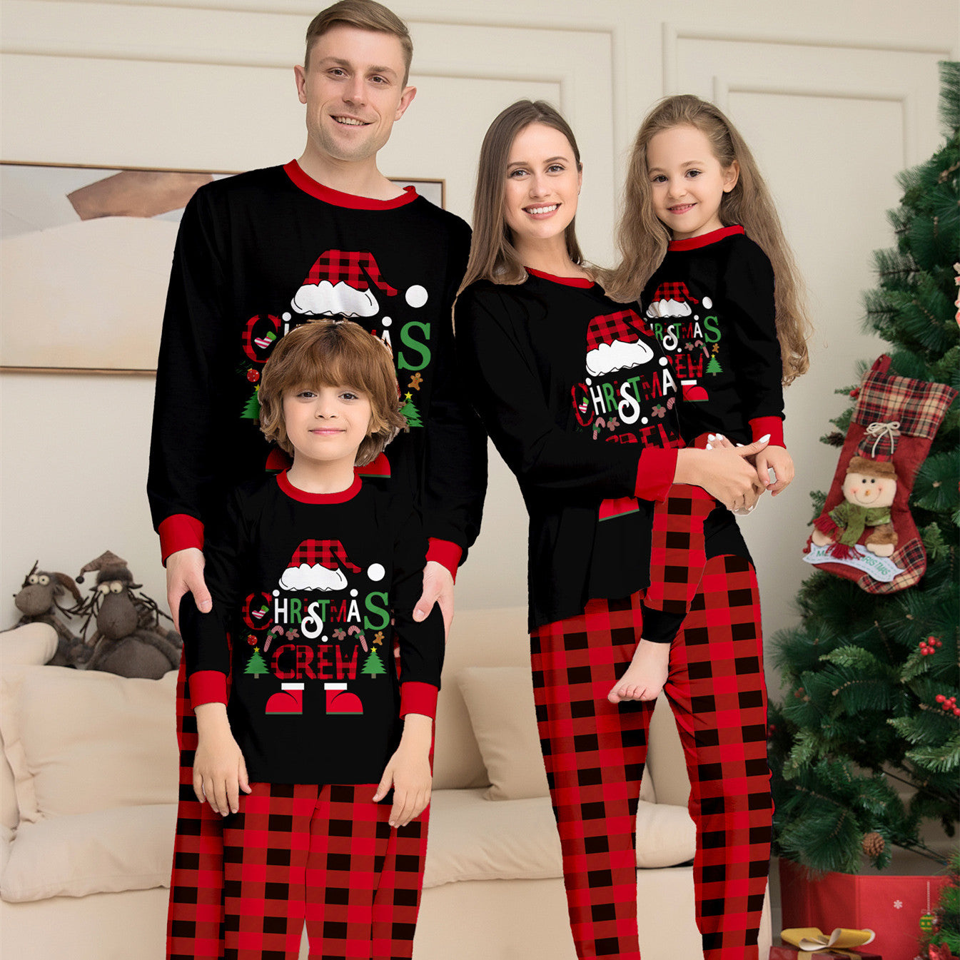 Weihnachts Pyjama-Set im rot-schwarzen Karomuster