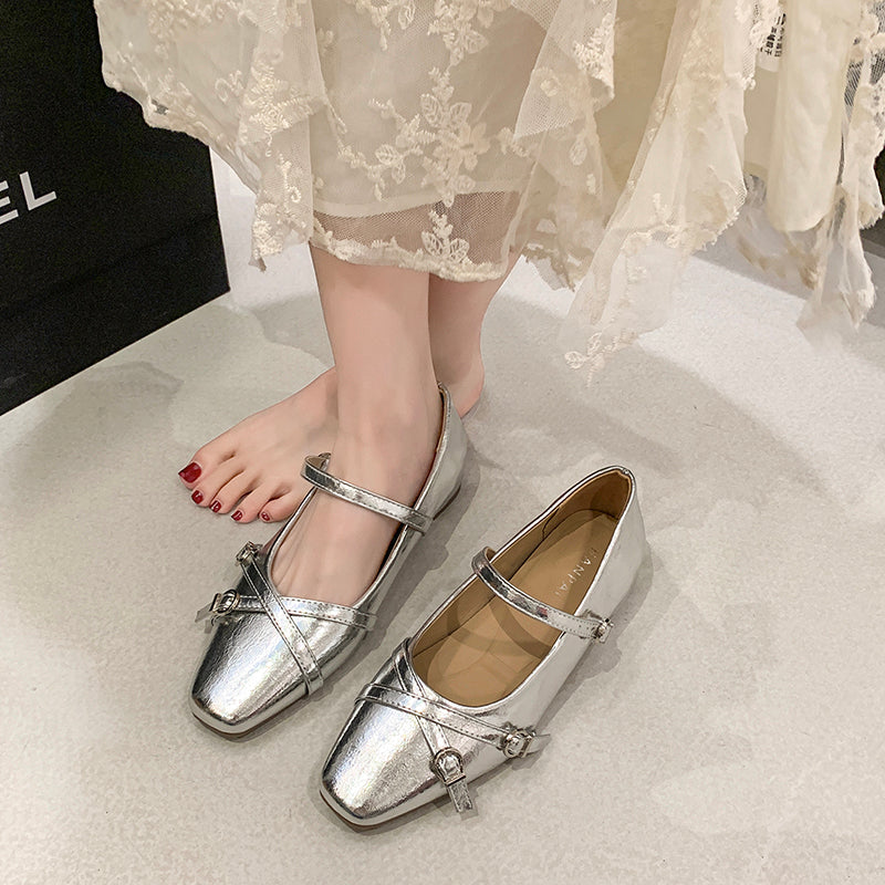 Silberne Mary Jane Flats mit verstecktem Absatz