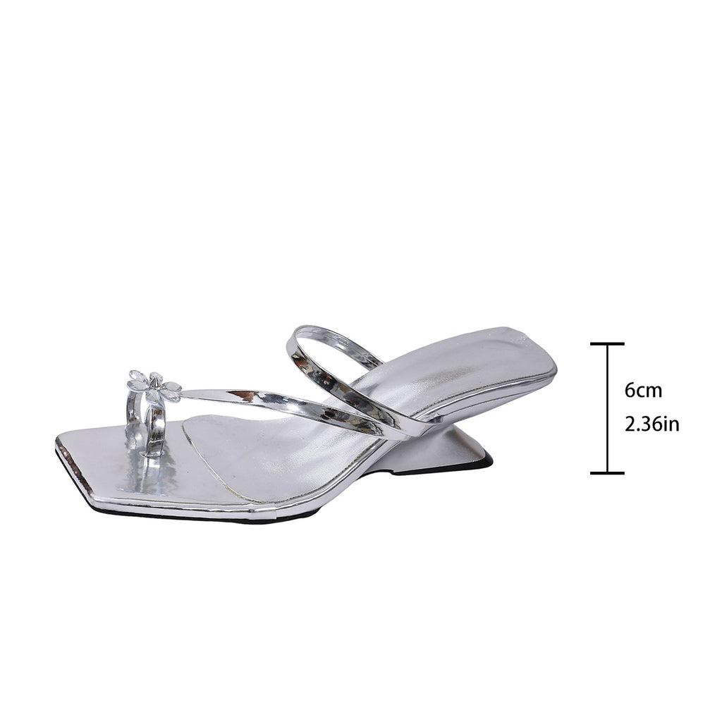 Keilabsatz-Sandalen mit Blumenmuster