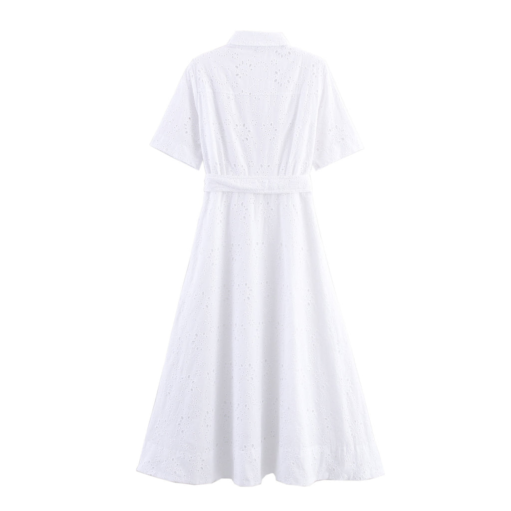 Besticktes Midi-Kleid mit Gürtel