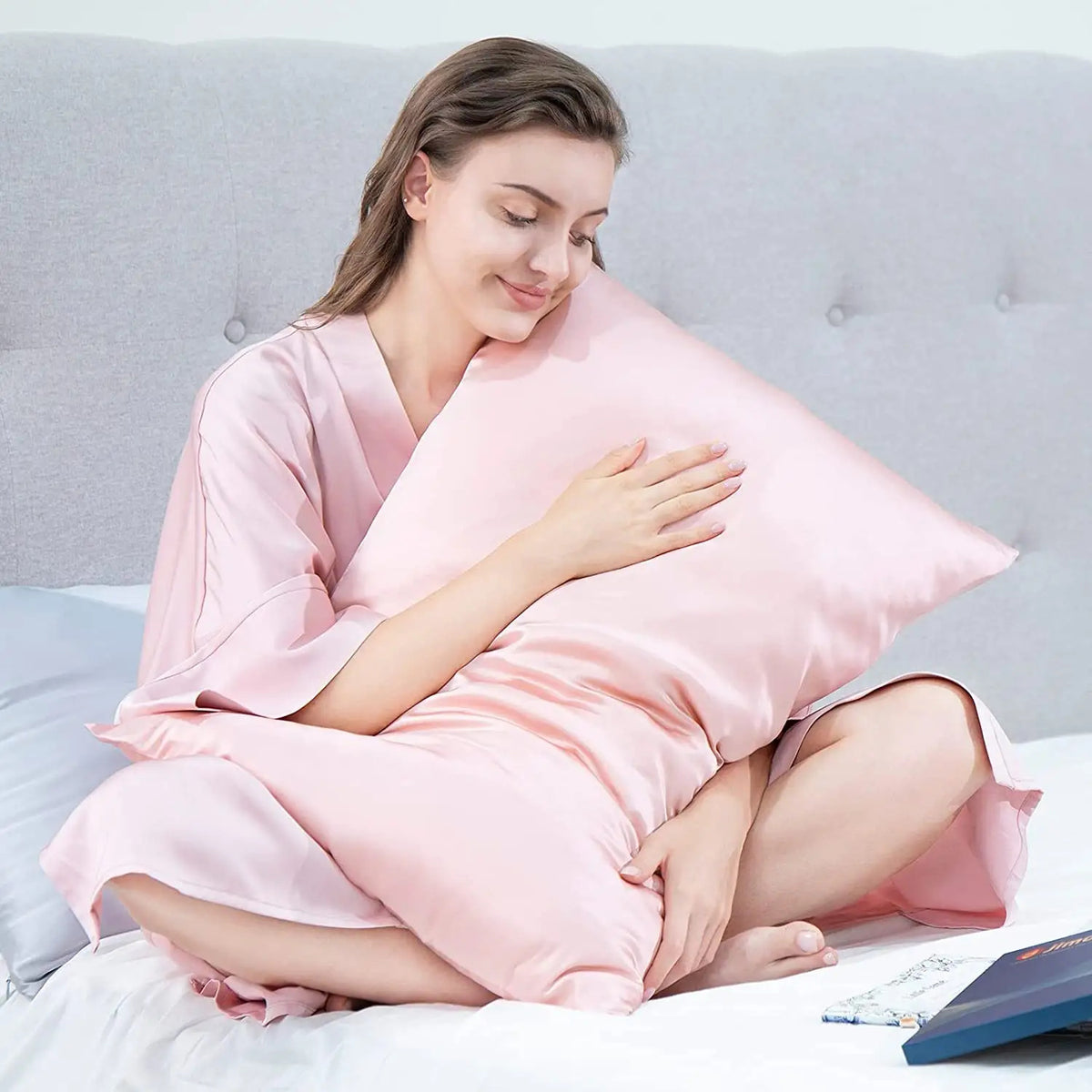 Seidenkissenbezug mit Reissverschluss – Bild 3 | LuxeStyle