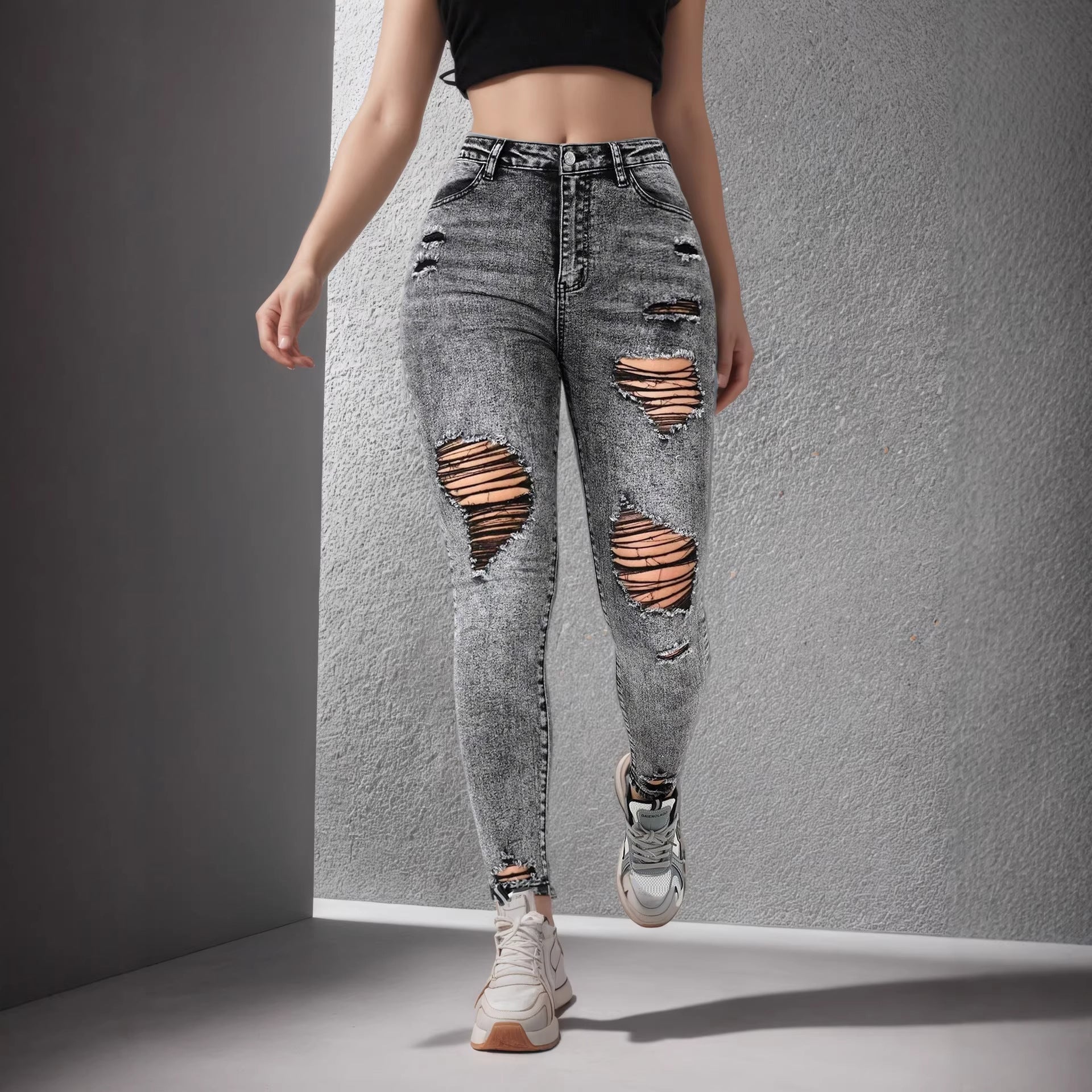 Gerissene Damenjeans High-Street-Stil