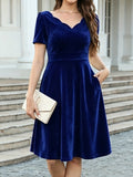 Vintage Kleid mit Rüschenärmeln – Bild 2 | LuxeStyle