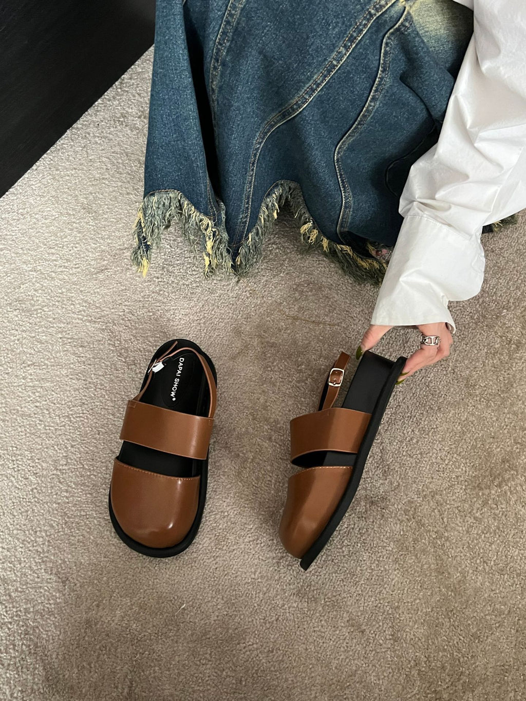 Retro One‑Strap Sandalen mit geschlossener Zehenkappe – Bild 9 | LuxeStyle