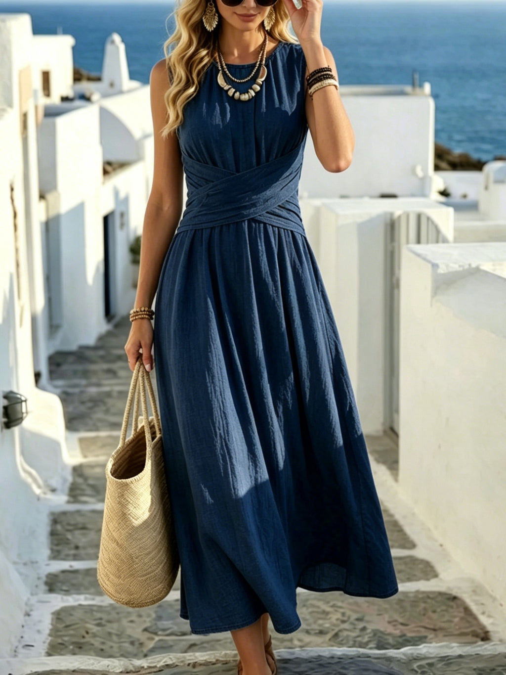 Ärmelloses Sommerkleid mit Wickelkragen