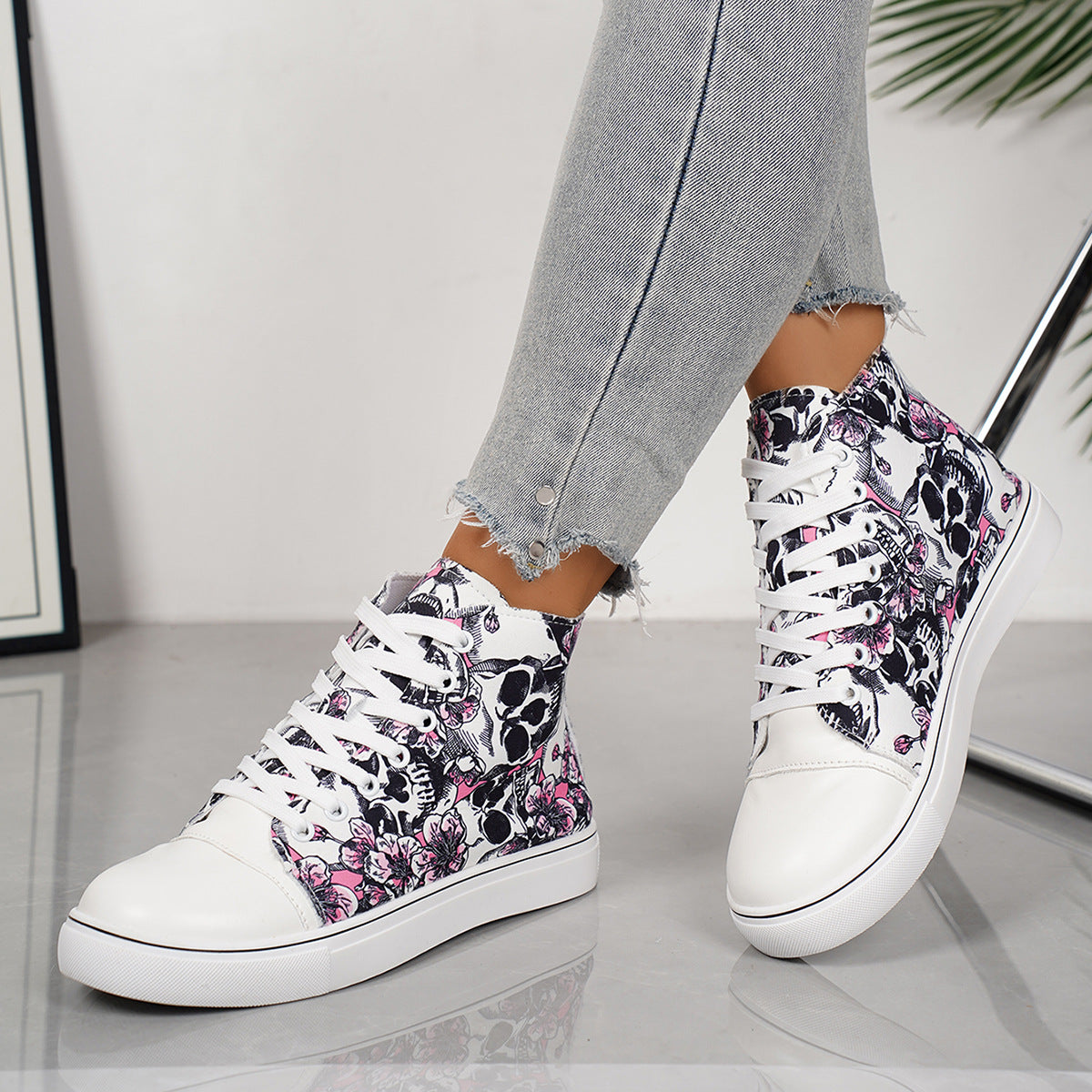 High-Top Stoffschuhe mit Blumenmuster