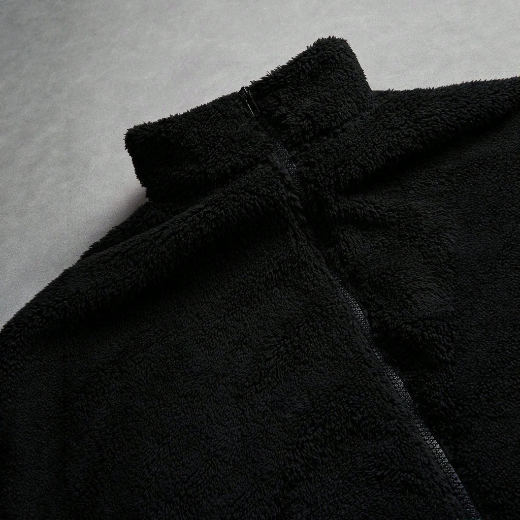 Schwarze Felljacke mit Reissverschluss