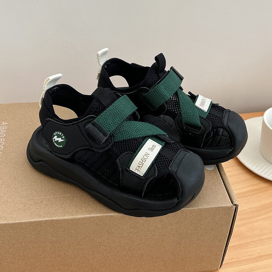 Kinder Sportsandalen mit Buchstabenmuster
