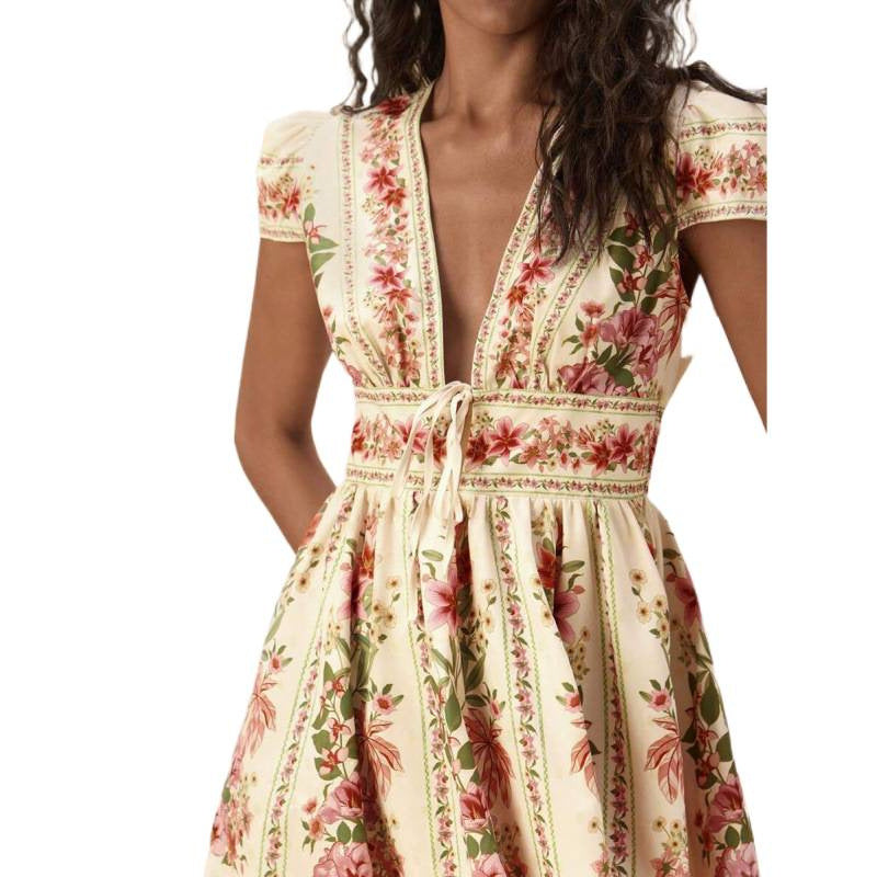 Geblümtes A-Linien Minikleid mit V-Ausschnitt – Bild 6 | LuxeStyle