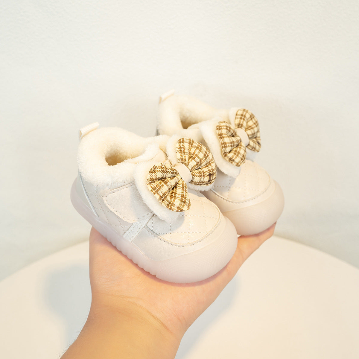 Warme Winter-Kinderschuhe