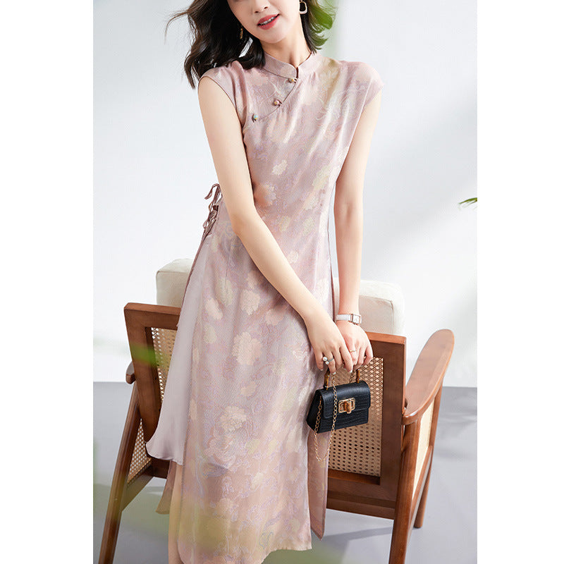 Elegantes Seidenkleid im chinesischen Stil – Bild 5 | LuxeStyle