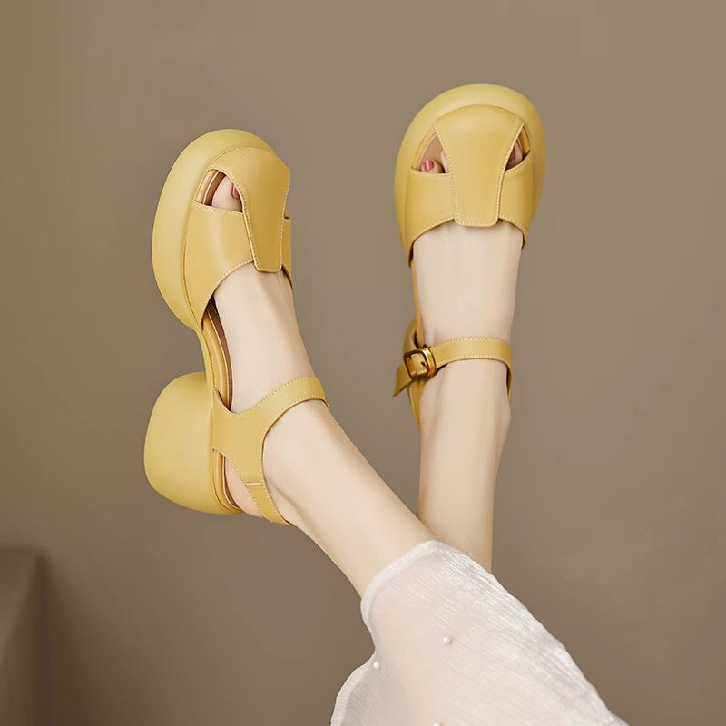 Sandalen mit runden Zehen und gepolstertem Profil – Bild 4 | LuxeStyle